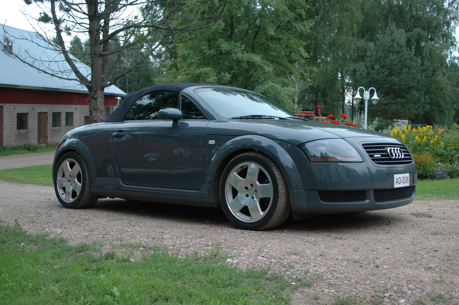 Audi TT Roadster quattro